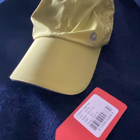 Oiselle Reflective Pocket Roga Hat, One Size, Shine Yellow - Picture 2 of 6